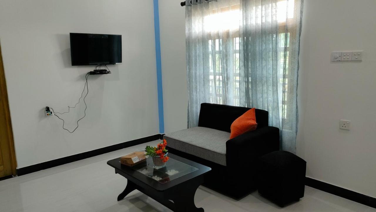 Victory'S Gardens Apartment มันนาร์ ภายนอก รูปภาพ