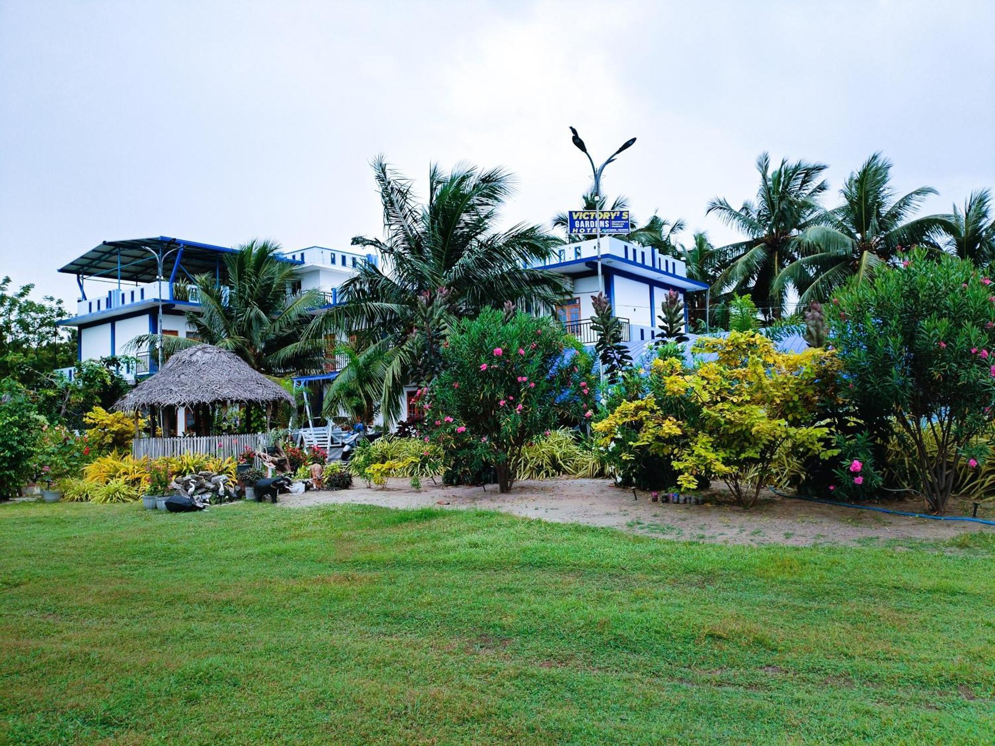 Victory'S Gardens Apartment มันนาร์ ภายนอก รูปภาพ